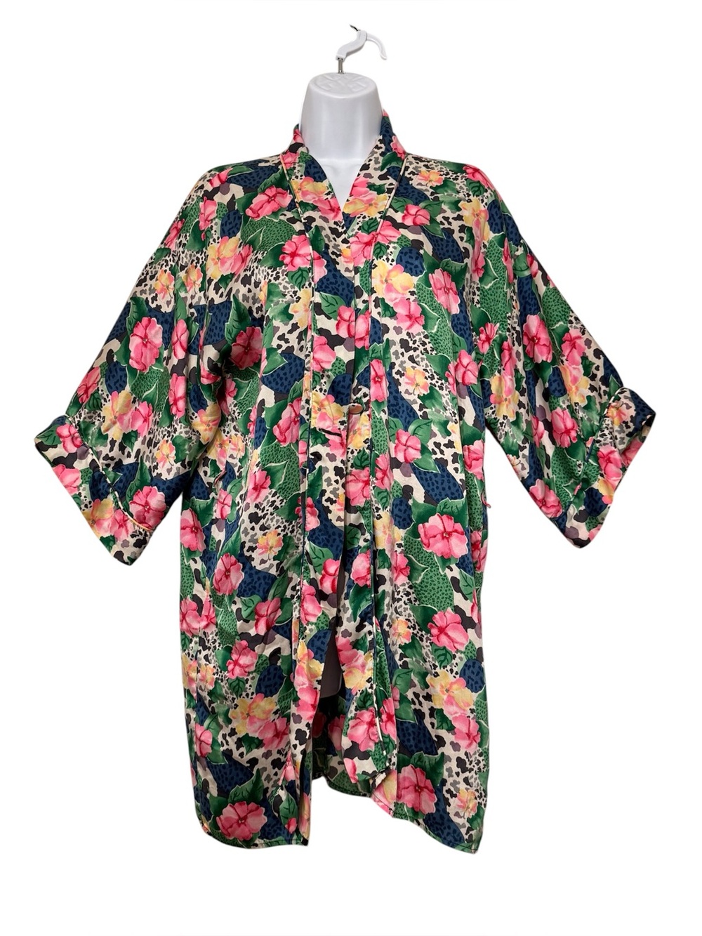 VTG Victoria’s Secret 100% Silk Kimono Robe Floral Animal Print No Belt One Size